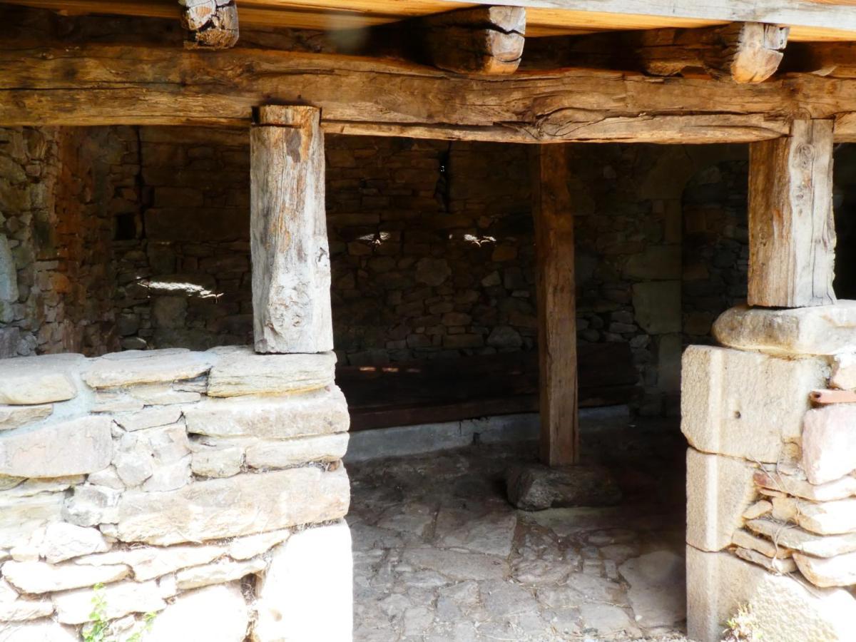 Grande maison de caractère en pierres -superbe vue Saint-Cirgues  Extérieur photo